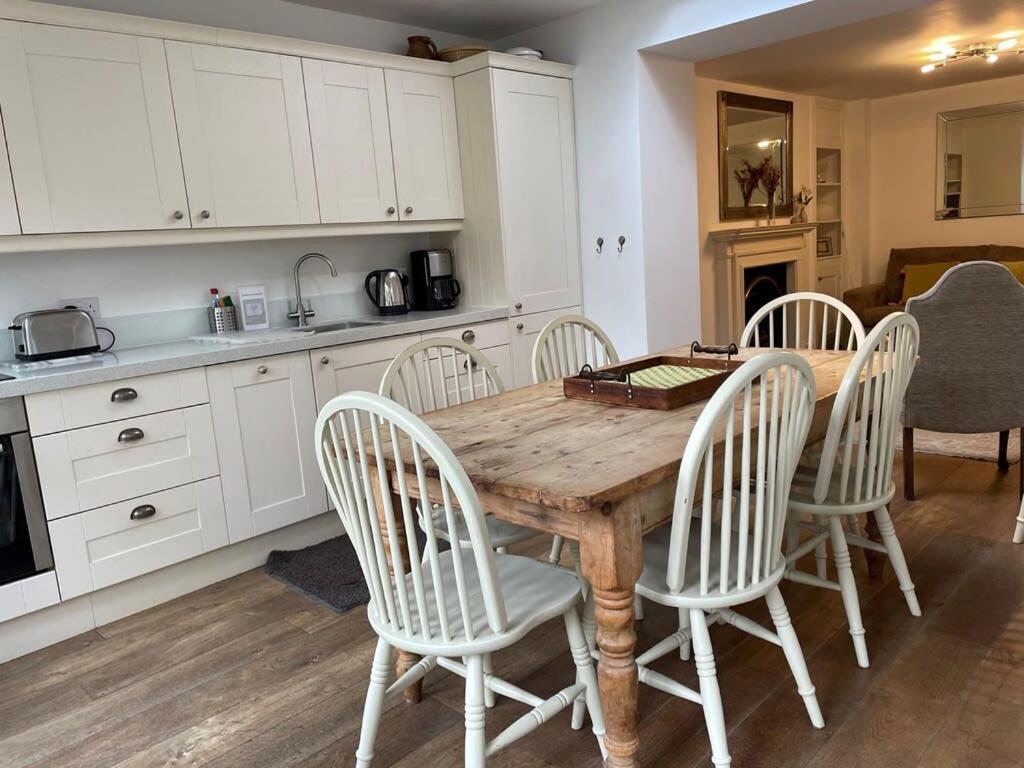 Beautiful 3 Bed Basement Flat With Garden Apartamento Bath Exterior foto