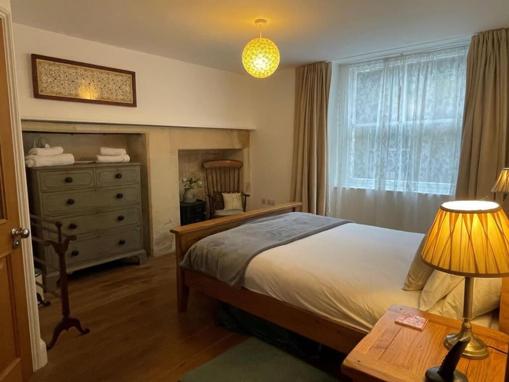 Beautiful 3 Bed Basement Flat With Garden Apartamento Bath Exterior foto